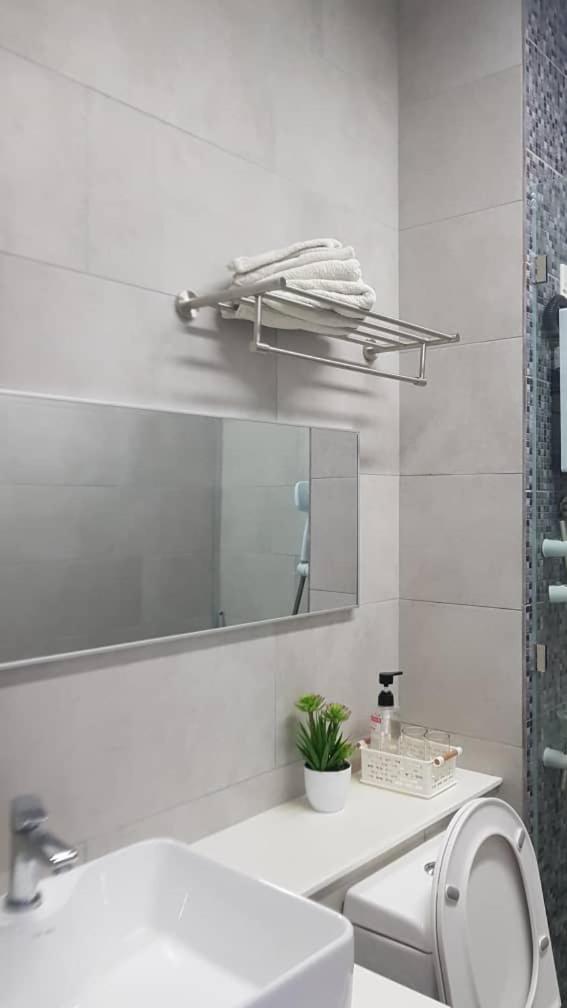 קוטה קינבלו The Shore Ns Studio Suites Sea View מראה חיצוני תמונה